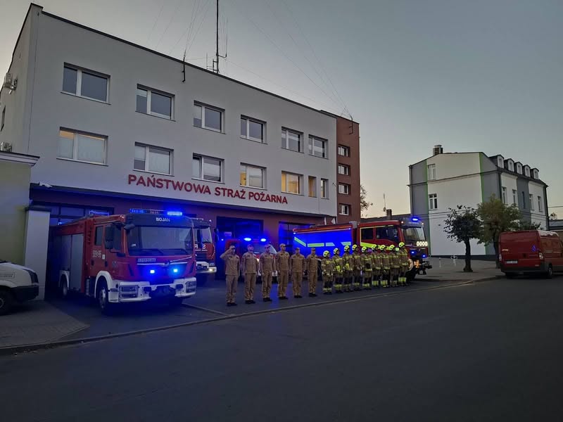Hołd dla strażaków z Niska w Poddębicach – zdjęcie 1