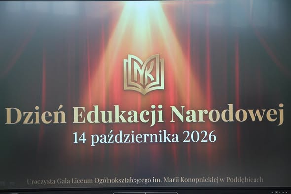 Uroczystości Dnia Edukacji Narodowej i ślubowania w liceum w Poddębicach – zdjęcie 4